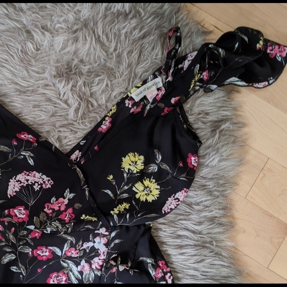 Floral Cold Shoulder Dress - Picture 4 of 6